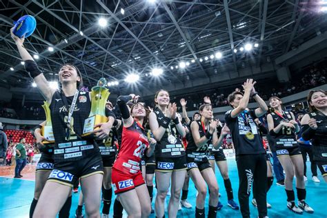 Kurashiki to defend PVL Invitational title .